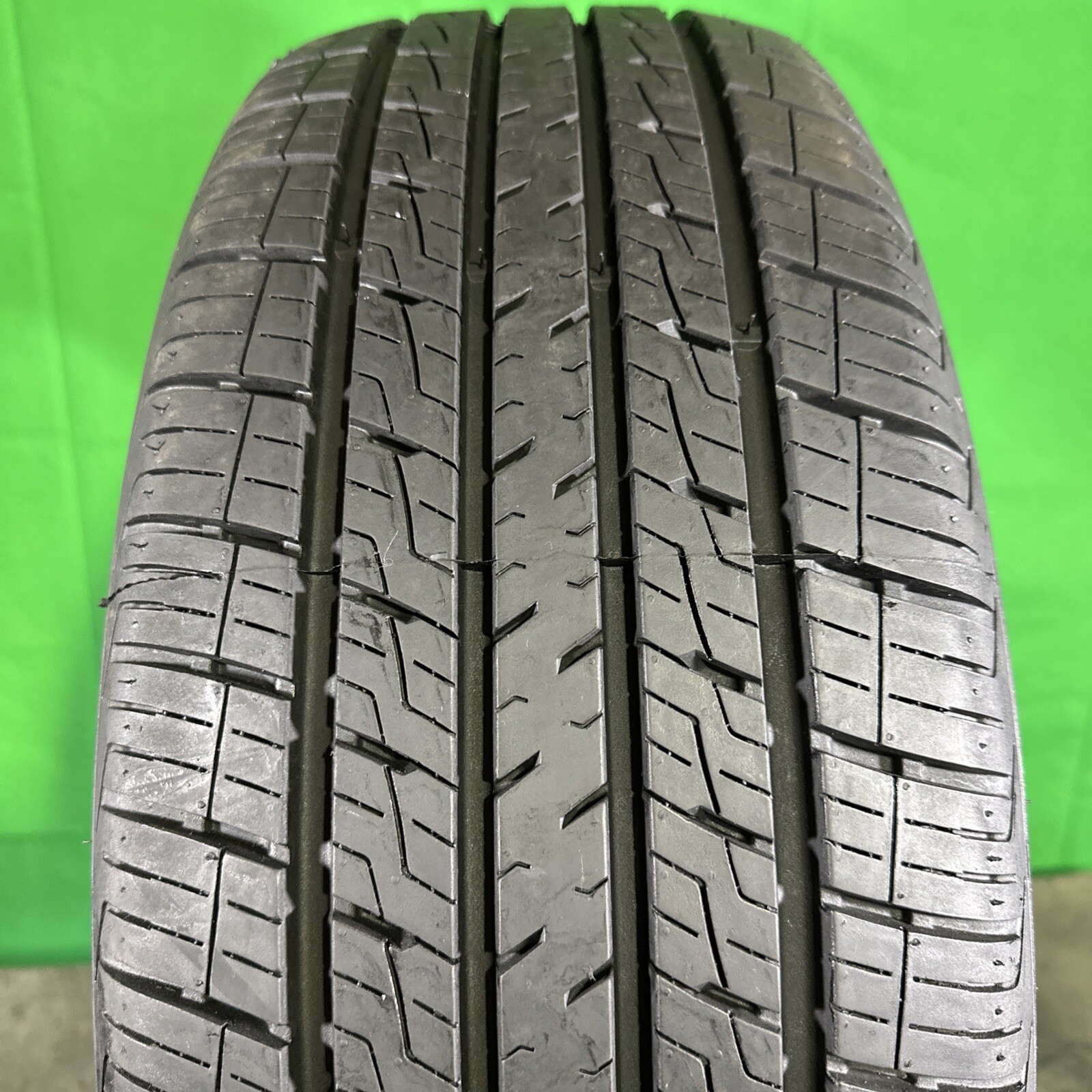 Single,Used-235/60R18 Imohave Crossover CuV 107H 9/32 DOT 2724