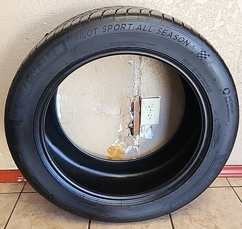 285/45ZR20 112Y Michelin Pilot Sport All Season 4 10/32 DOT 0124 2854520