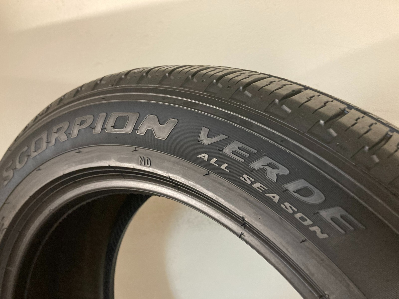 1 Tire 235 55 19 Pirelli Scorpion Verde N0 (7.00-7.80/32 Tread) All Season 101V