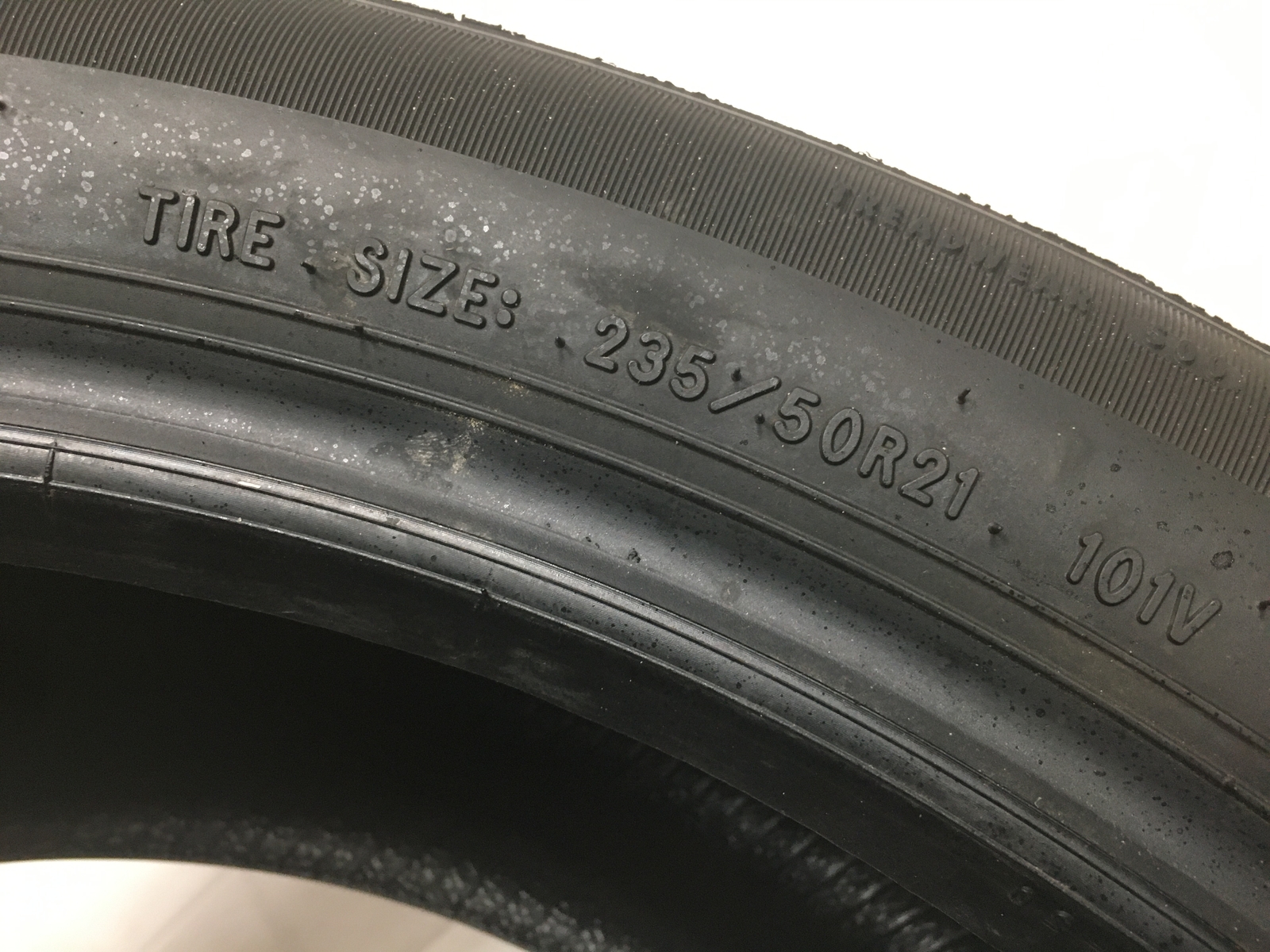 [1] Goodyear Eagle Touring P235/50R21 235 50 21 Tire Full Tread/32