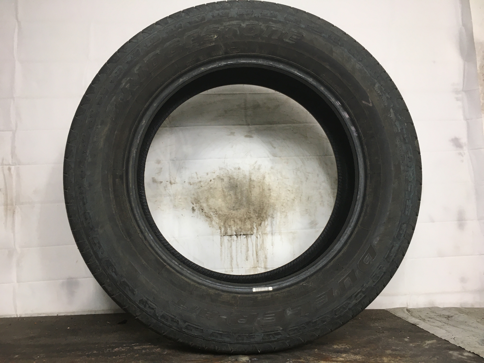 [1] Bridgestone Dueler H/T 685 P265/60R20 265 60 20 Tire 9.5-9.75/32