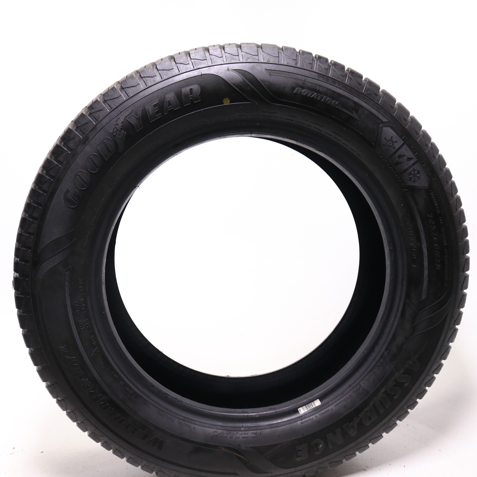 Used 245/60R18 Goodyear Assurance WeatherReady 2 – 105V – 10.5/32