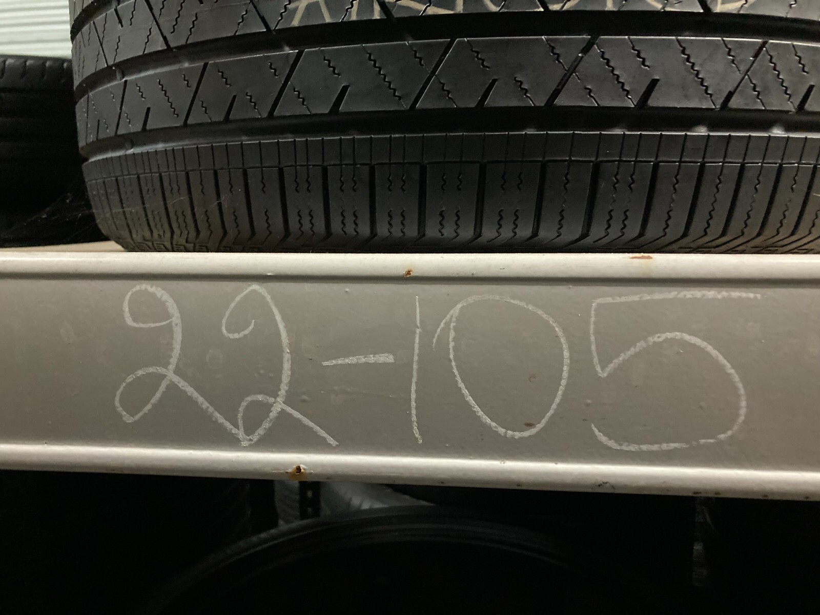 1 Tire 275 40 22 Pirelli P Zero LR (45-52% Tread Left) 108Y