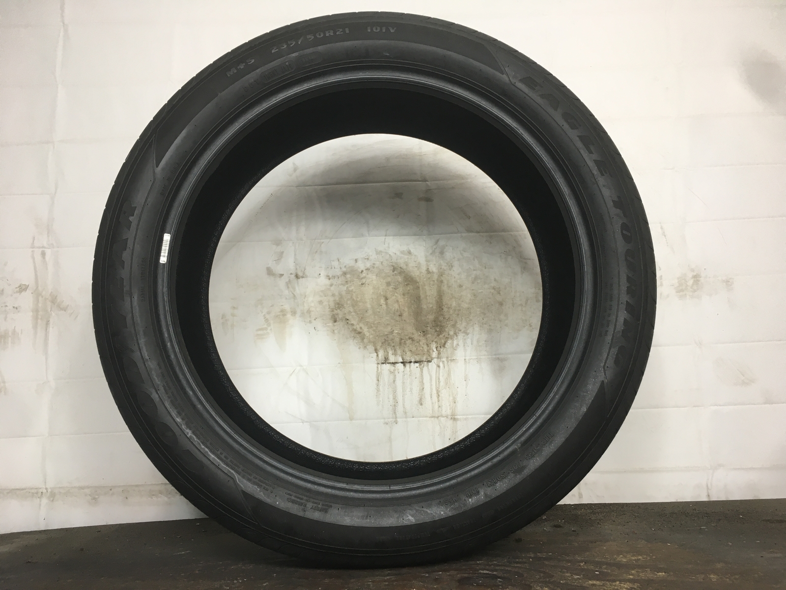 [1] Goodyear Eagle Touring P235/50R21 235 50 21 Tire Full Tread/32