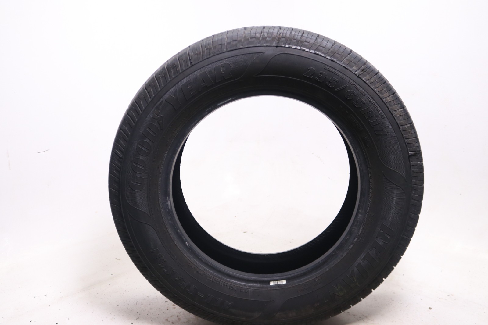 Set of 2 Used 235/65R17 Goodyear Reliant All-Season – 104V – 9-10/32