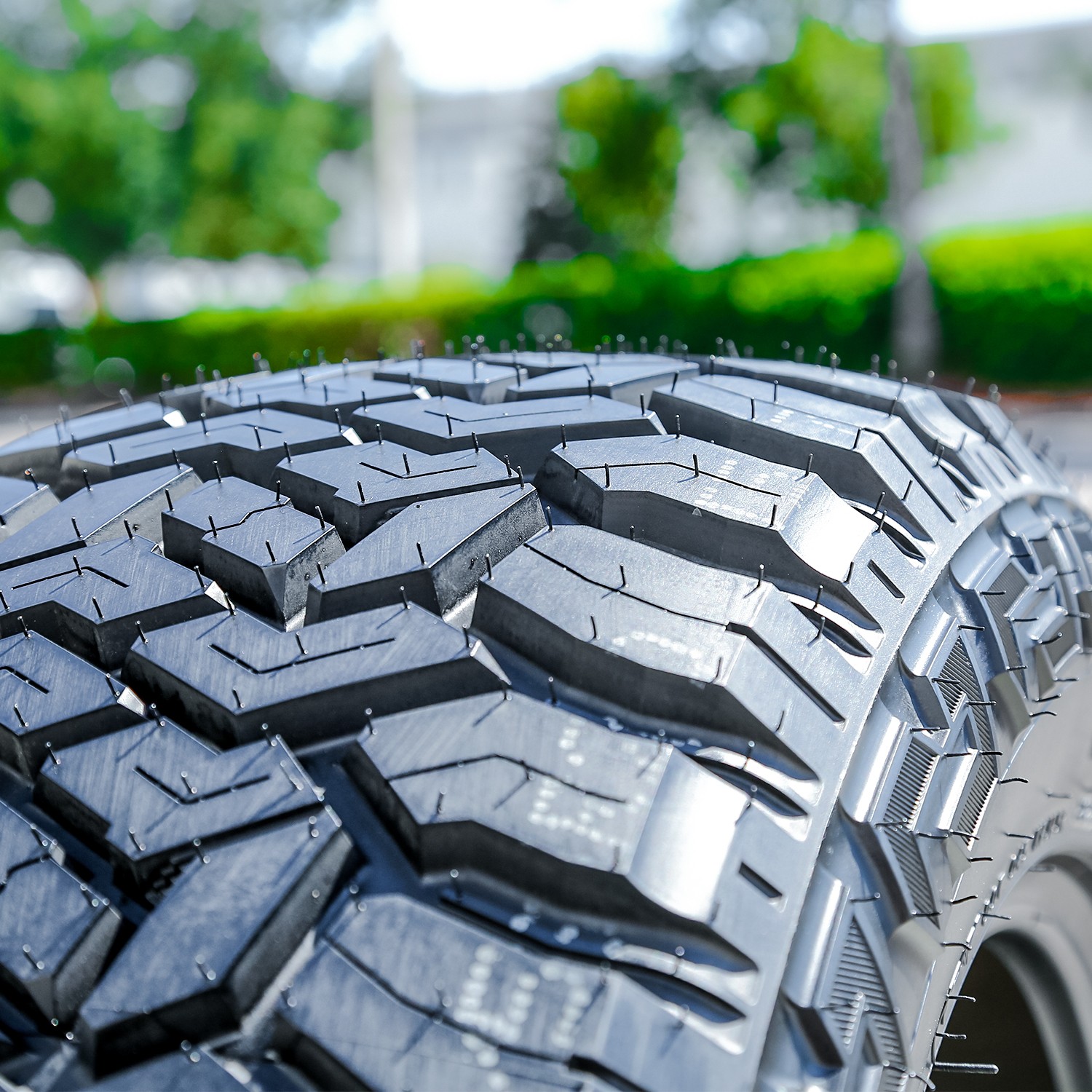 4 Fury Country Hunter R/T 305/55R20 125/122Q F 12 Ply Light Truck Tires