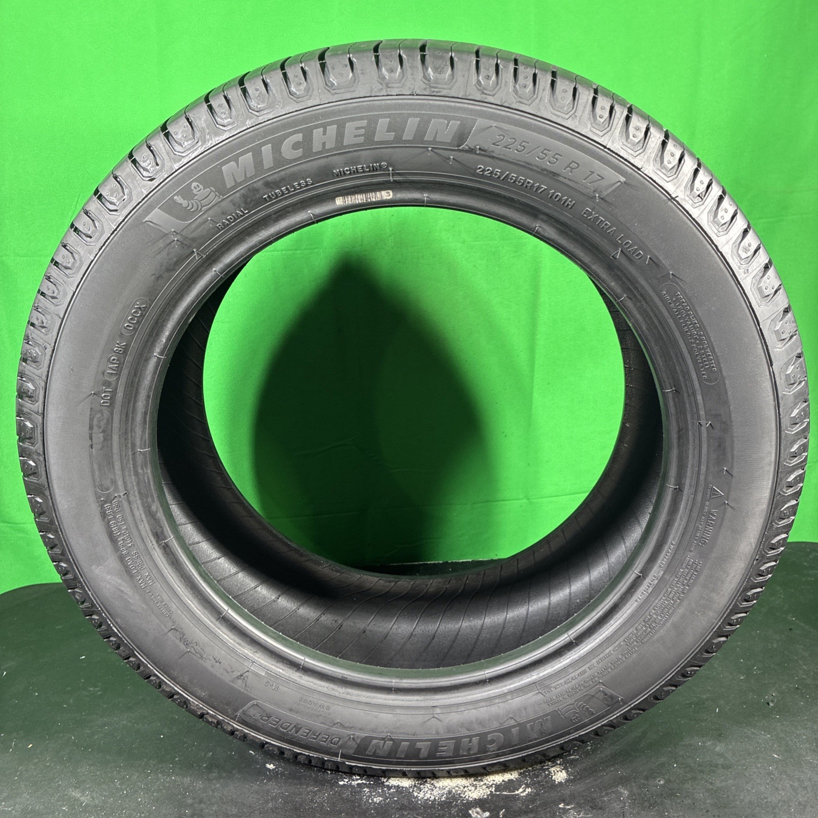 Set,Used-225/55R17 Michelin Defender 2 101H 8/32 Dot 4822*
