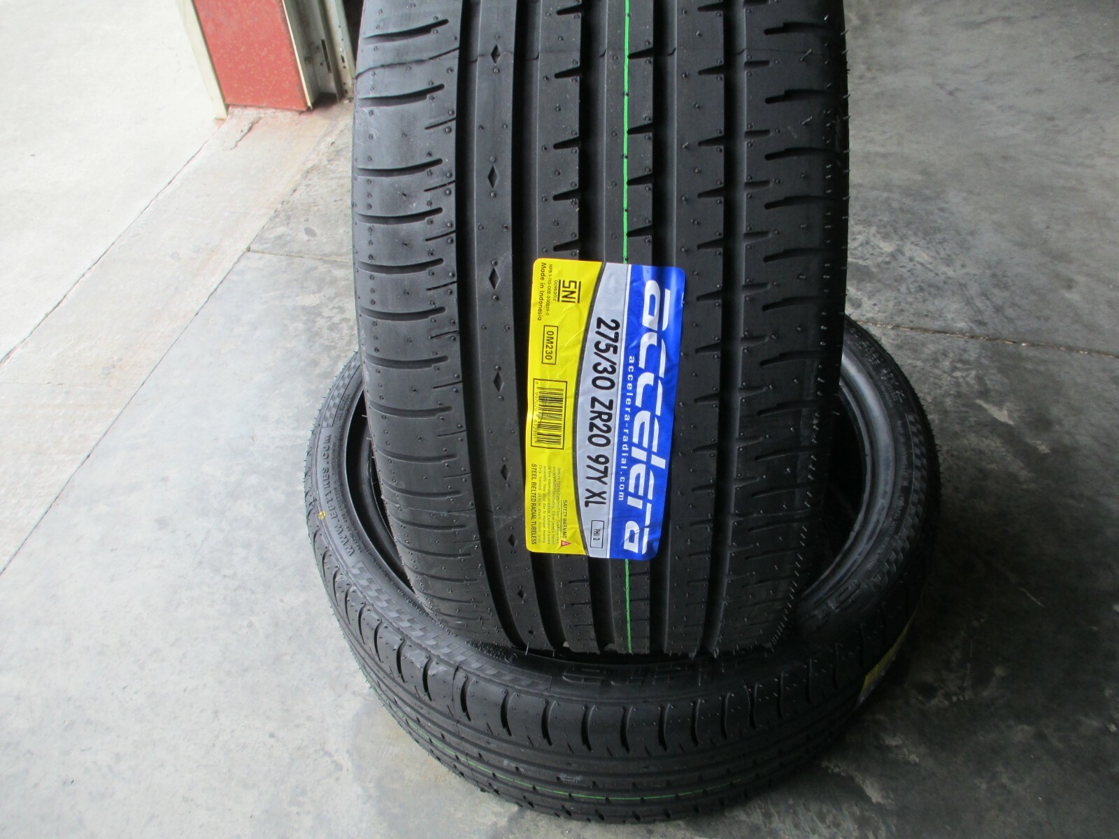 2 New 275/30ZR20 Accelera PHI-2 Tires 275 30 20 2753020 R20