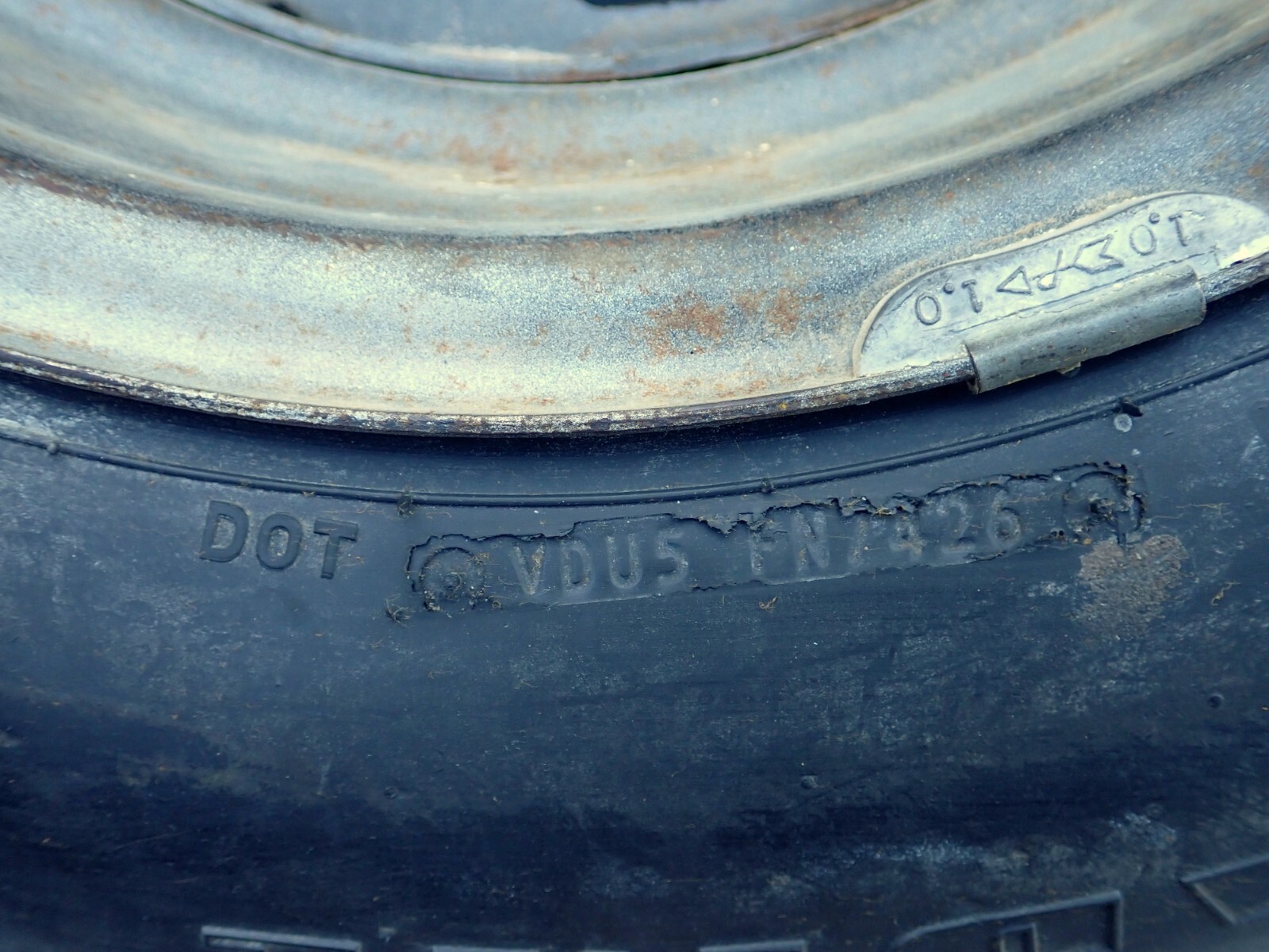 GM 15×8 Rally Wheel Firestone GR70-15 Steel Radial 500 Tire 70s Corvette OEM