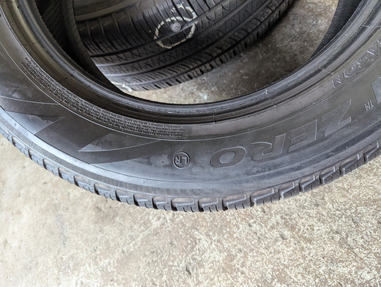 255/60R20 ( 113V ) PIRELLI SCORPION ZERO ALL SEASON LR PAIR OF TIRES