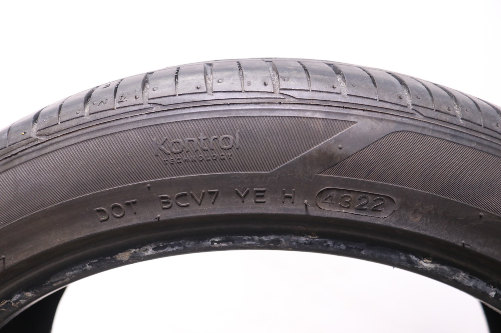 Set of 4 Used 215/45R18 Hankook Ventus V2 concept2 – 93V – 8/32 No Repairs