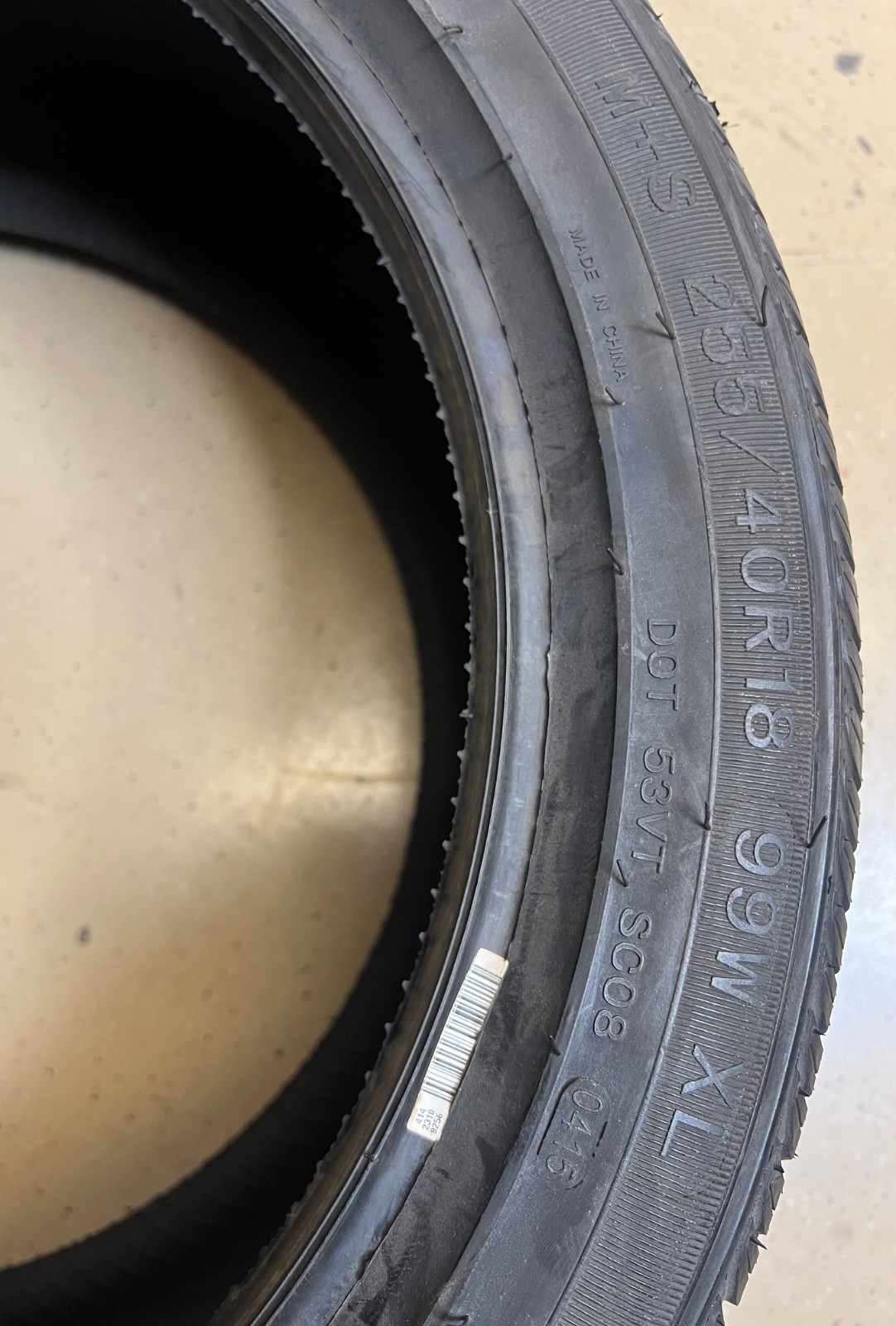 2 – NEW 255/40R18 XL (99W) Vogue Signature V M+S – 11065