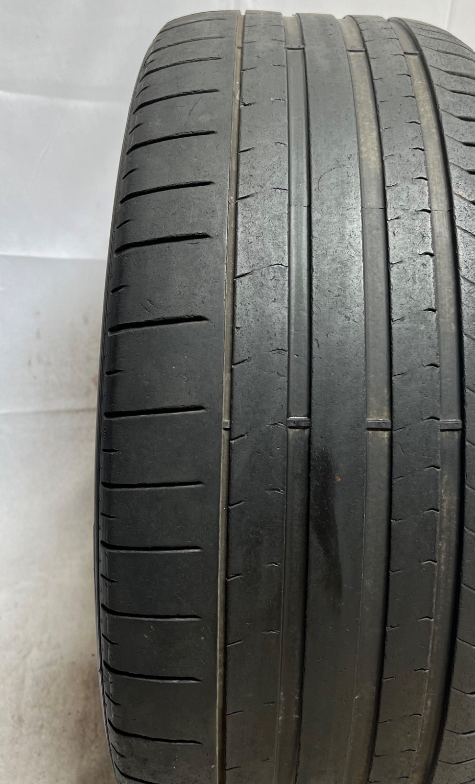 1 – NO REPAIRS 285/35ZR23 XL (107Y) Pirelli P Zero PZ4 (L) Lamborghini – 7160