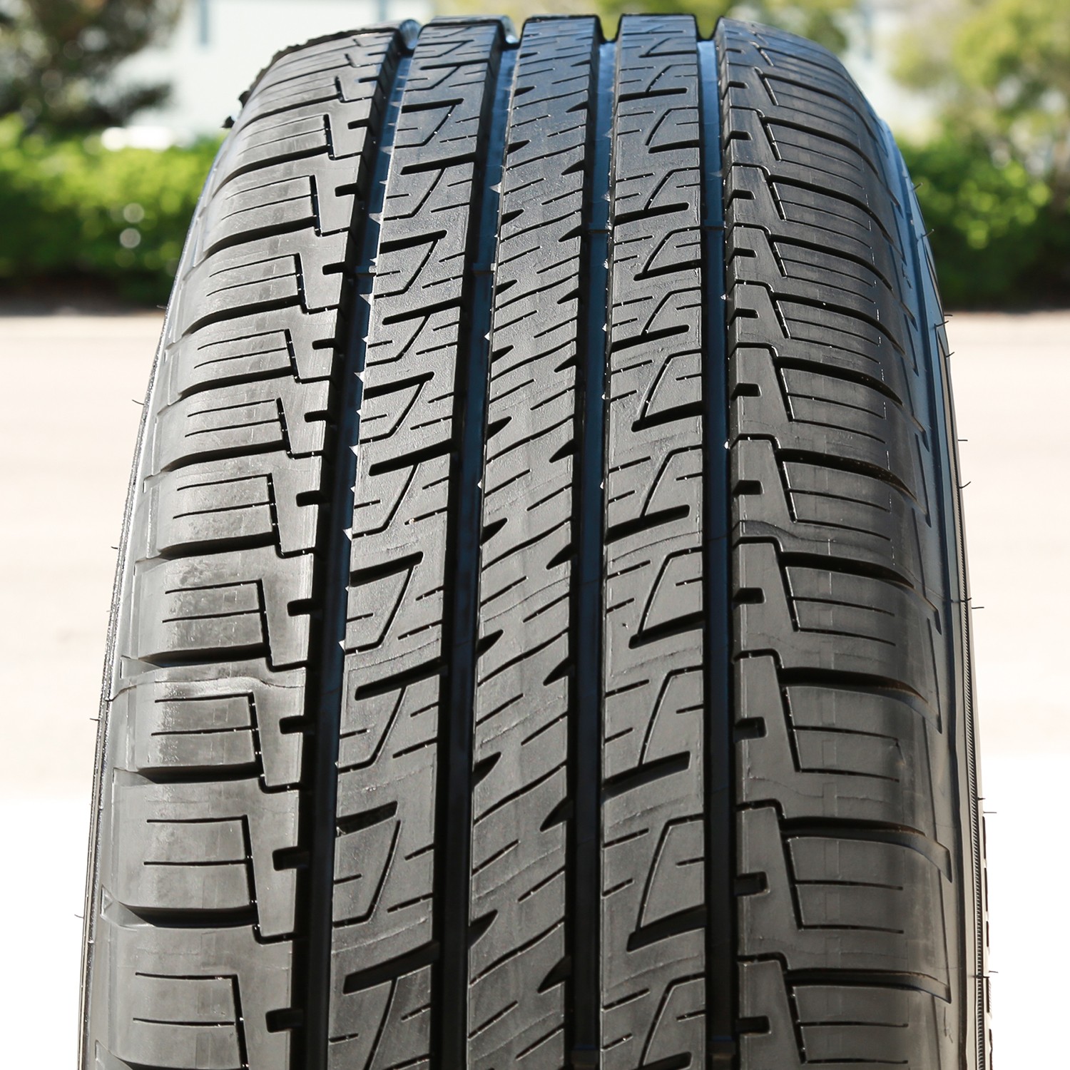 Tire Goodyear Assurance MaxLife 235/40R19 96V XL AS All Season TakeOff