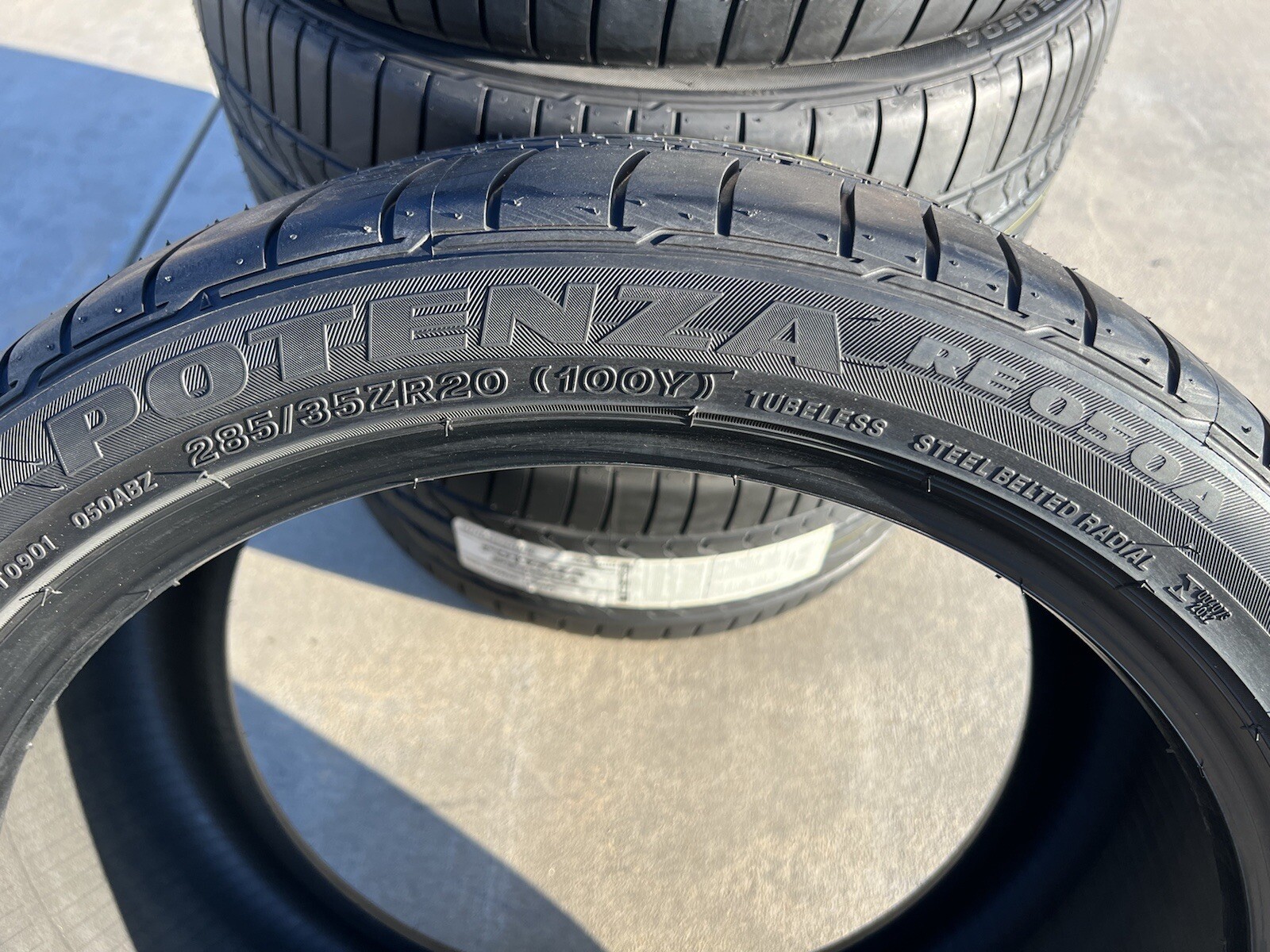 Set of FOUR BRAND NEW 285/35ZR20 Bridgestone Potenza RE050A Tires 2853520