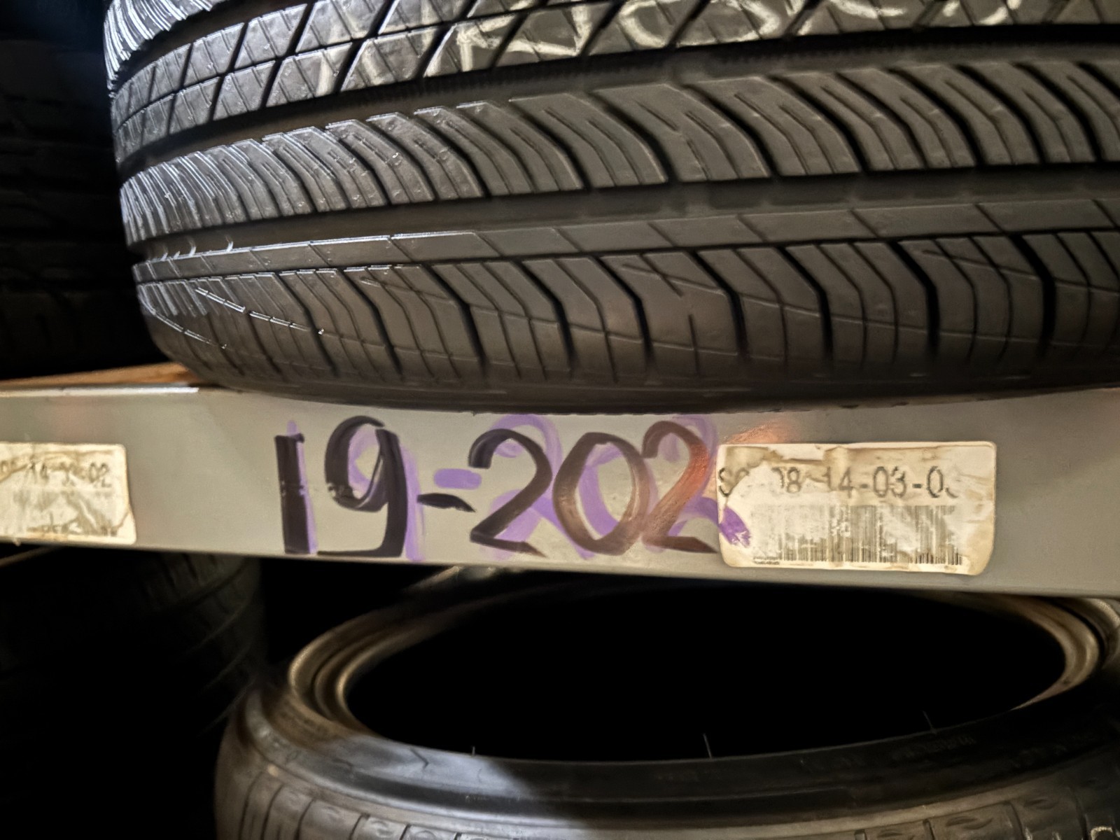 2 Tires 245 40 19 Michelin Primacy Tour A/S Run Flat (6.00-6.50/32=70-76% Tread)