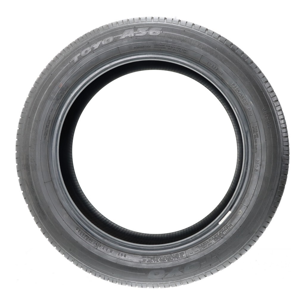 Used 225/55R19 Toyo A36 99V – 7.5/32 – Tire