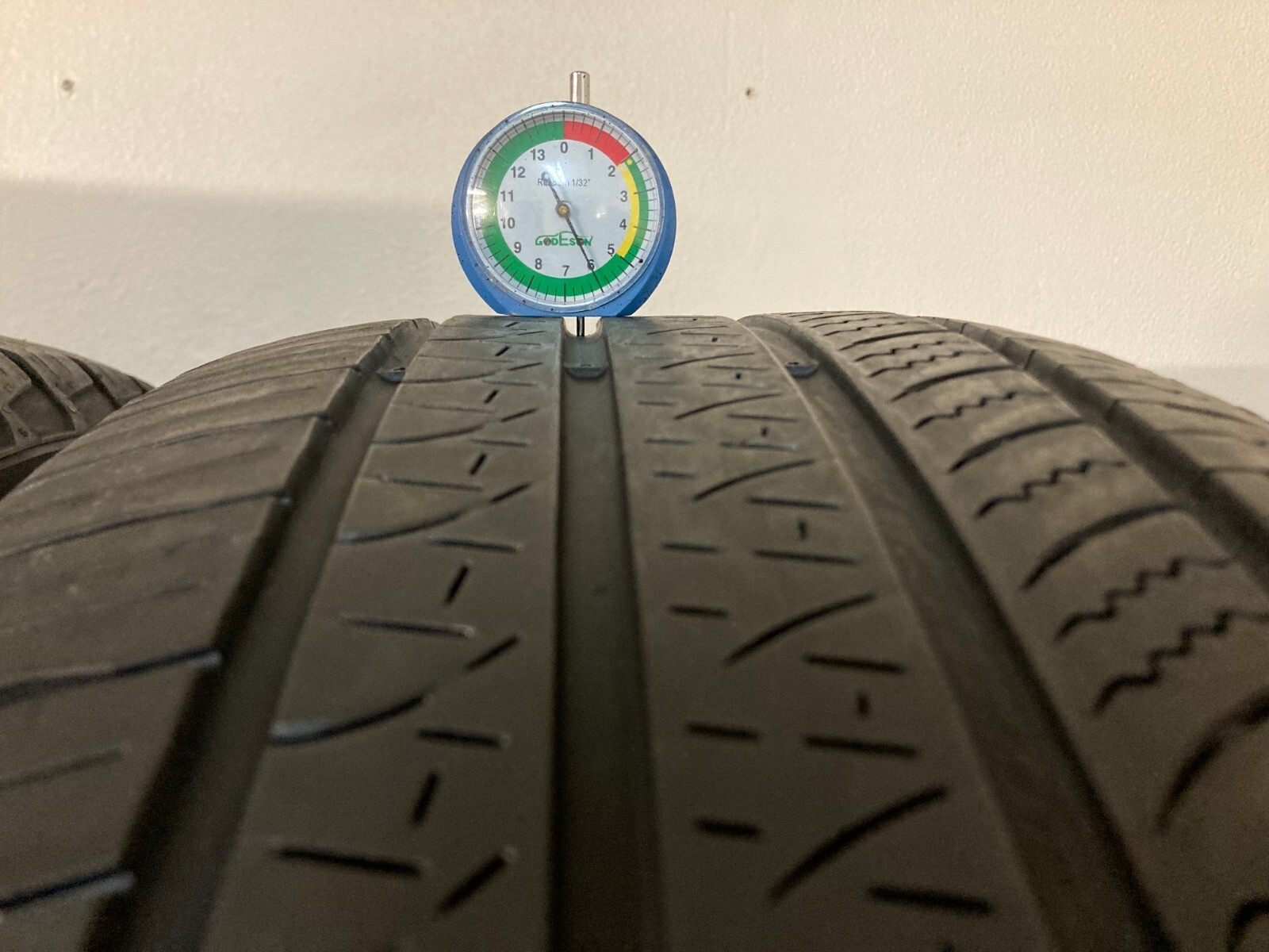 2 Tires 255 65 19 Pirelli Scorpion Zero LR A/S (5.50-6.00/32=61-66% Tread)