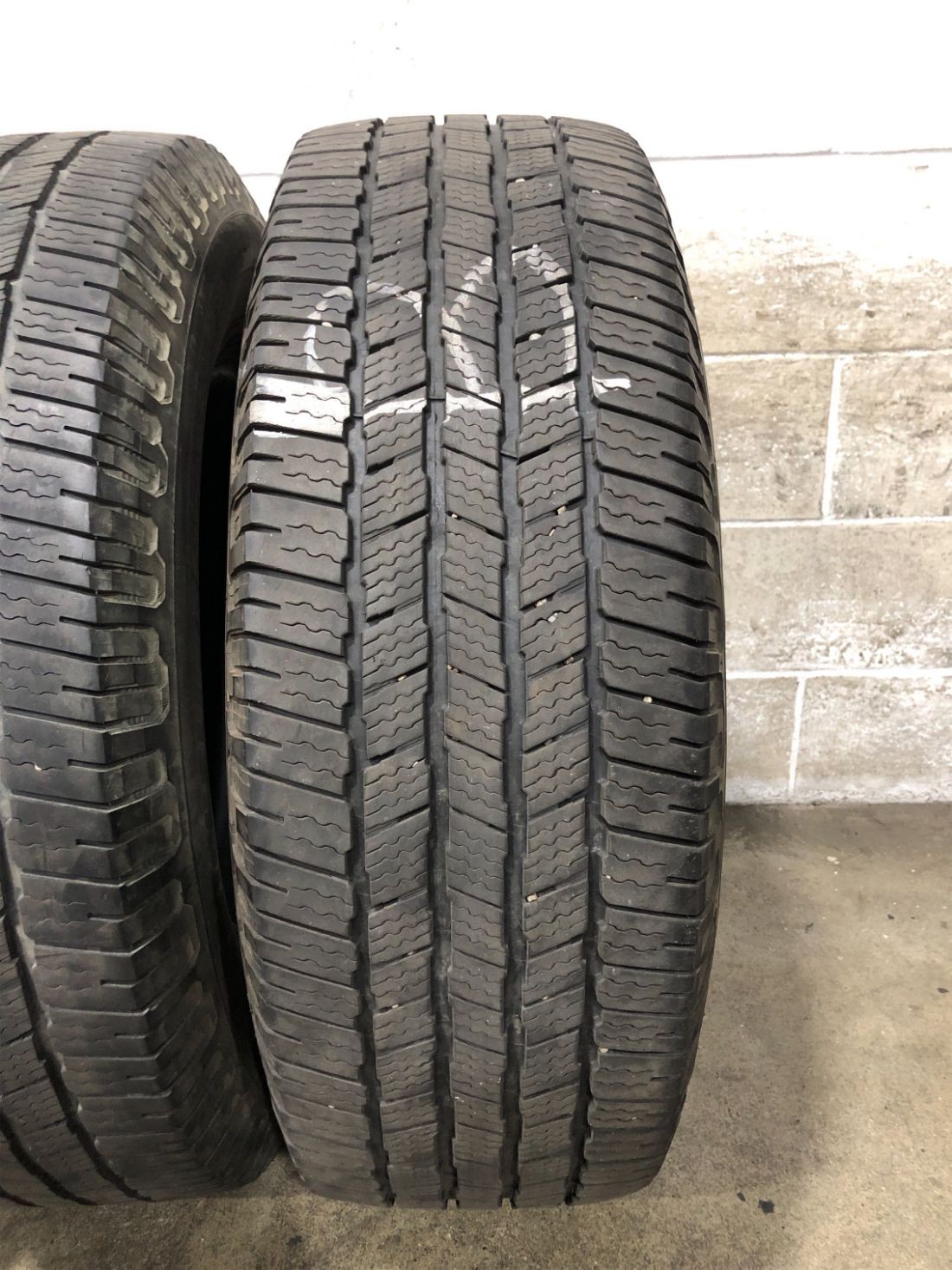 4x LT275/70R18 Michelin Defender LTX M/S 2 8/32 125 S Used Tires 2757018