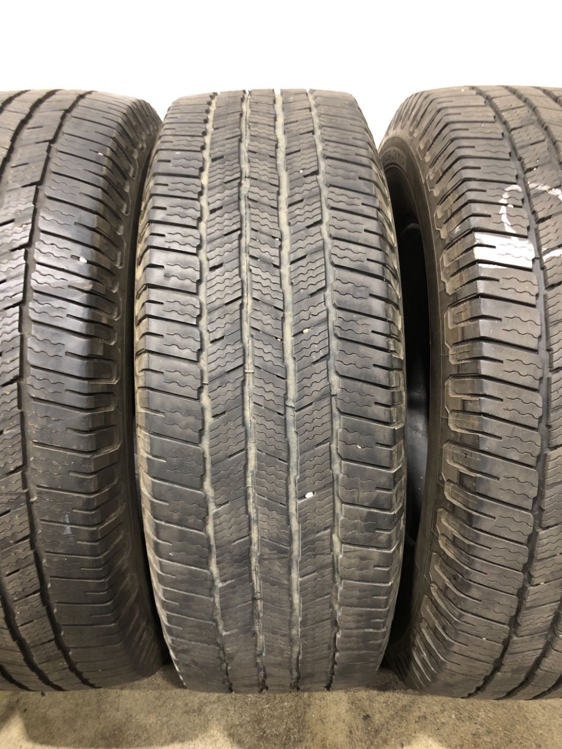 4x LT275/70R18 Michelin Defender LTX M/S 2 8/32 125 S Used Tires 2757018