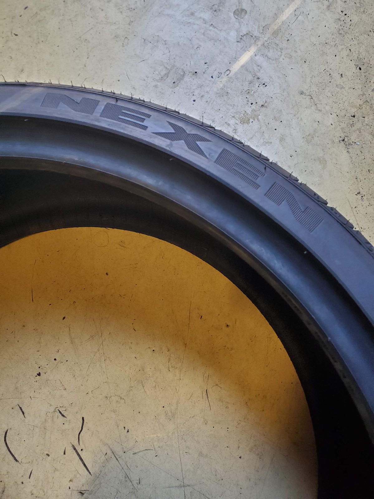 NOS NEXEN N FERA SU1 BSW P 225 35 20 90Y XL UHP TIRE 14101NXK