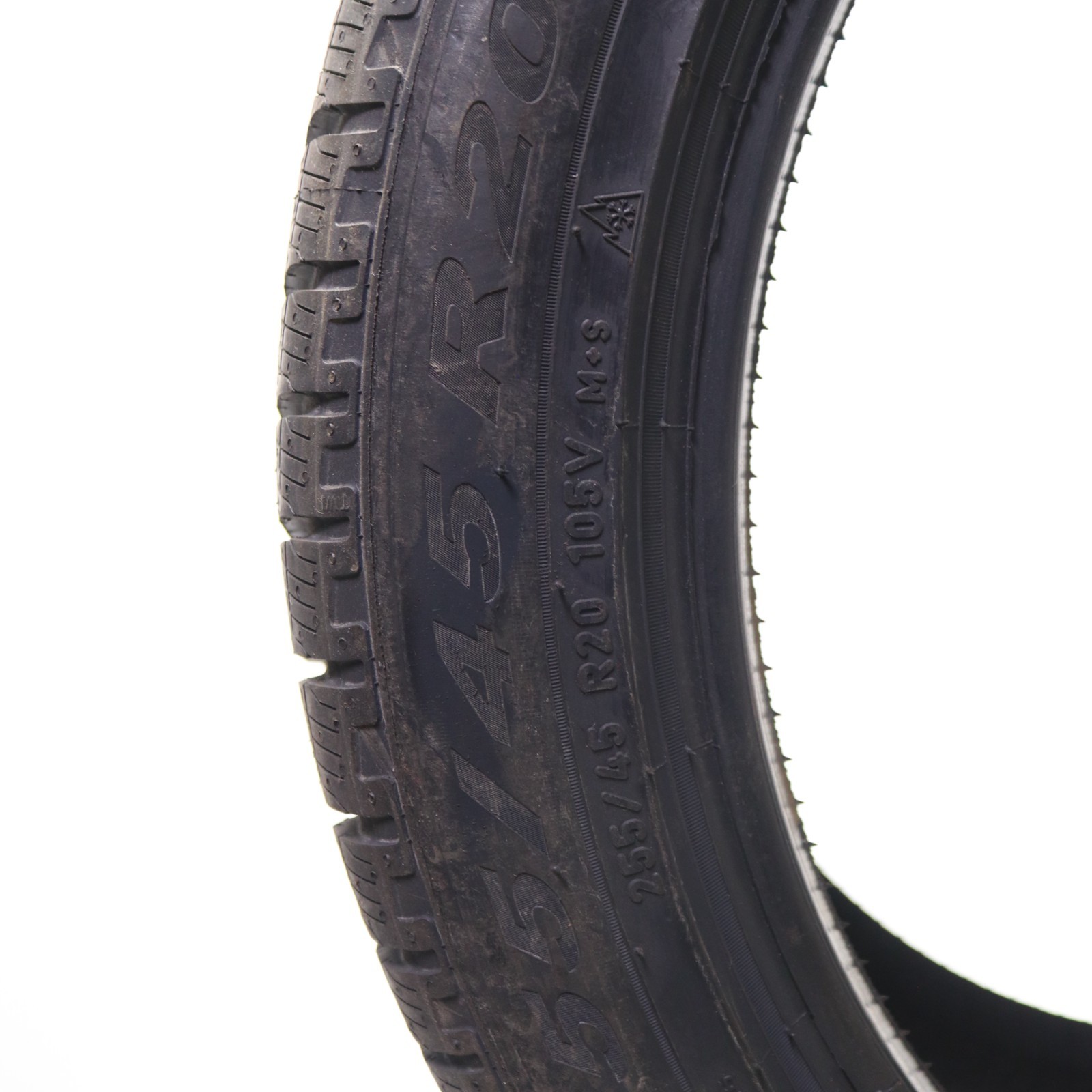 Set of 4 New 255/45R20 Pirelli Scorpion Winter – 105V – 10/32