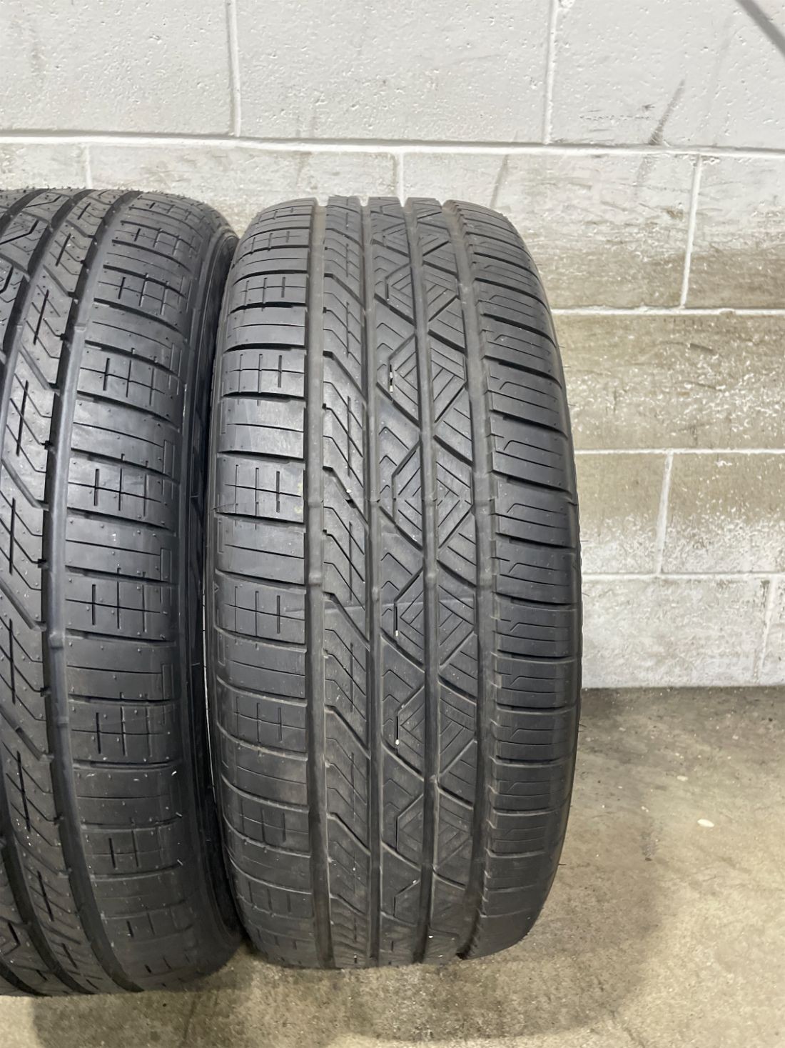2x P245/45R20 Road Hugger GT Ultra 10/32 103 W Used Tires 2454520