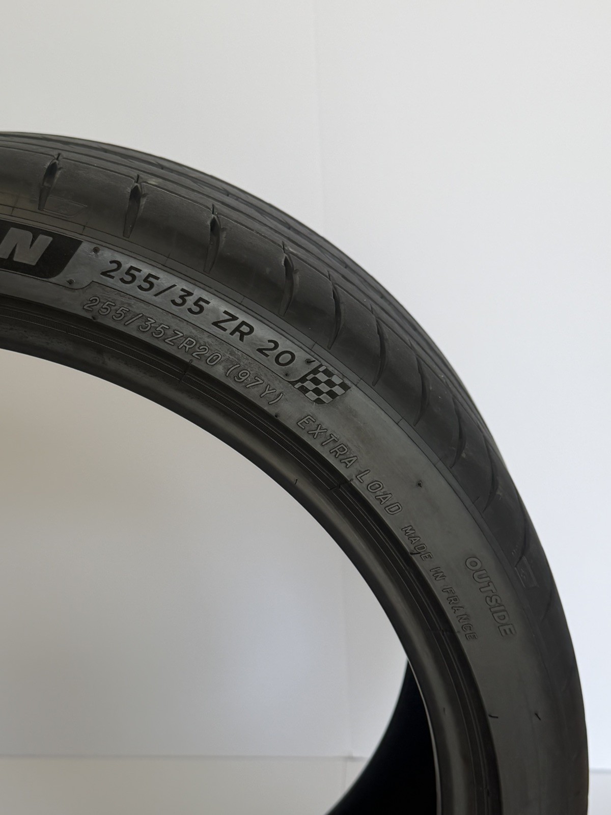 255/35ZR20 97Y Michelin Pilot Sport 4s 8.5/32 DOT 4021 2553520