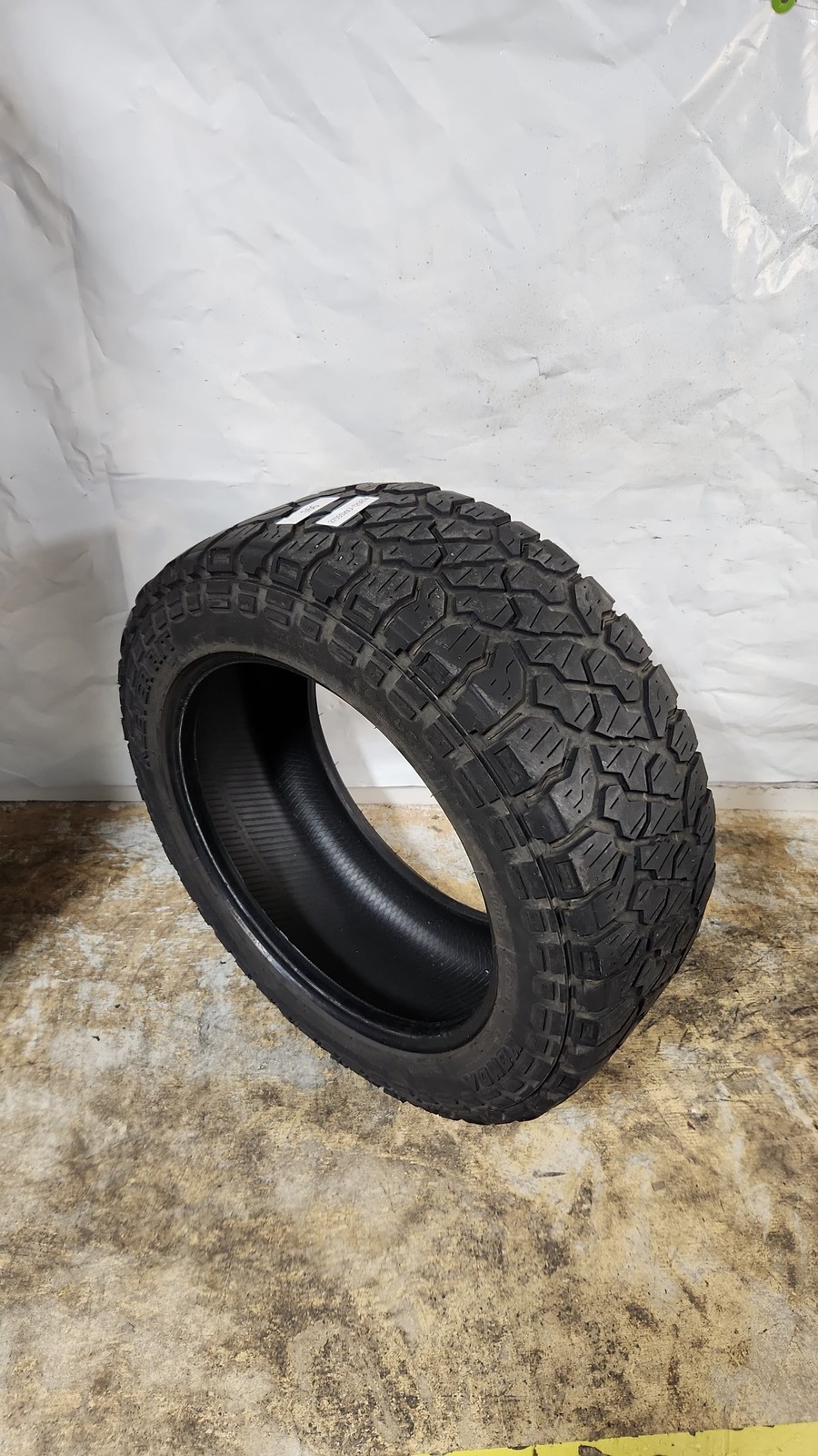 Set of 4 – 275/55R20 Kenda Klever R/T – Used Tires