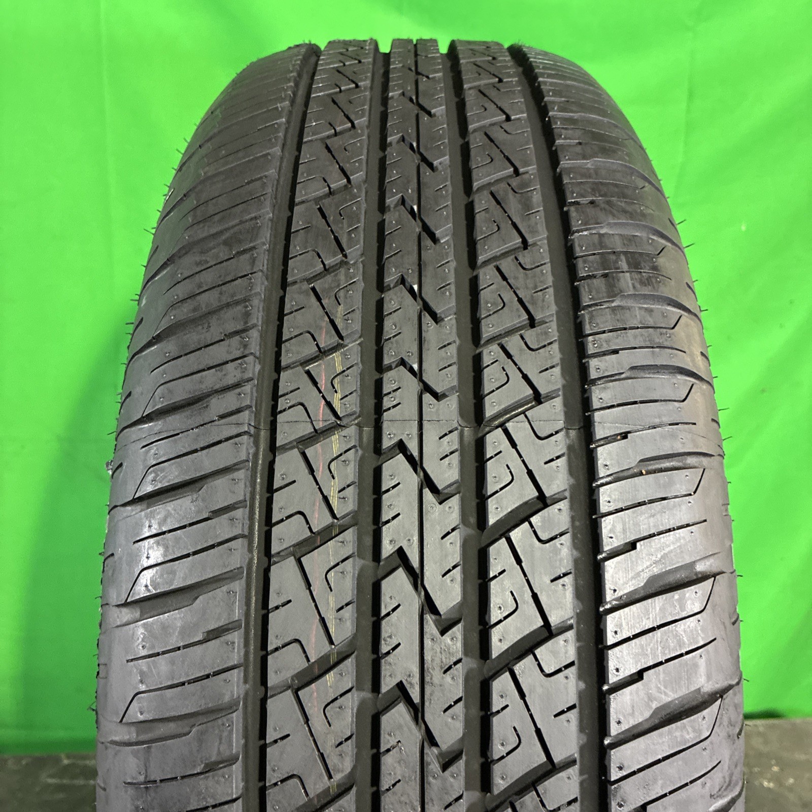 Single,Used-265/65R17 GT Radial Savero HT2 110T 10/32 DOT 0121