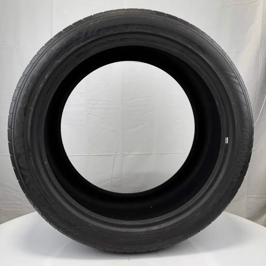 Used 325/35ZR22 Yokohama Advan Sport V107 MO1 114Y 8.5/32 (DOT 19)