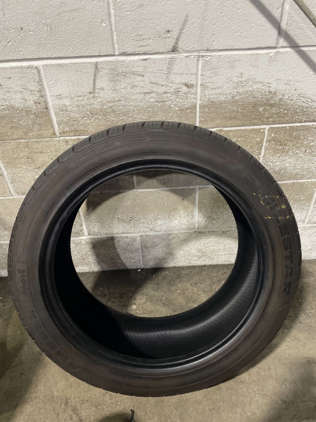 1x P255/45R20 Milestar MS932 Sport 8/32 105 W Used Tire 2554520