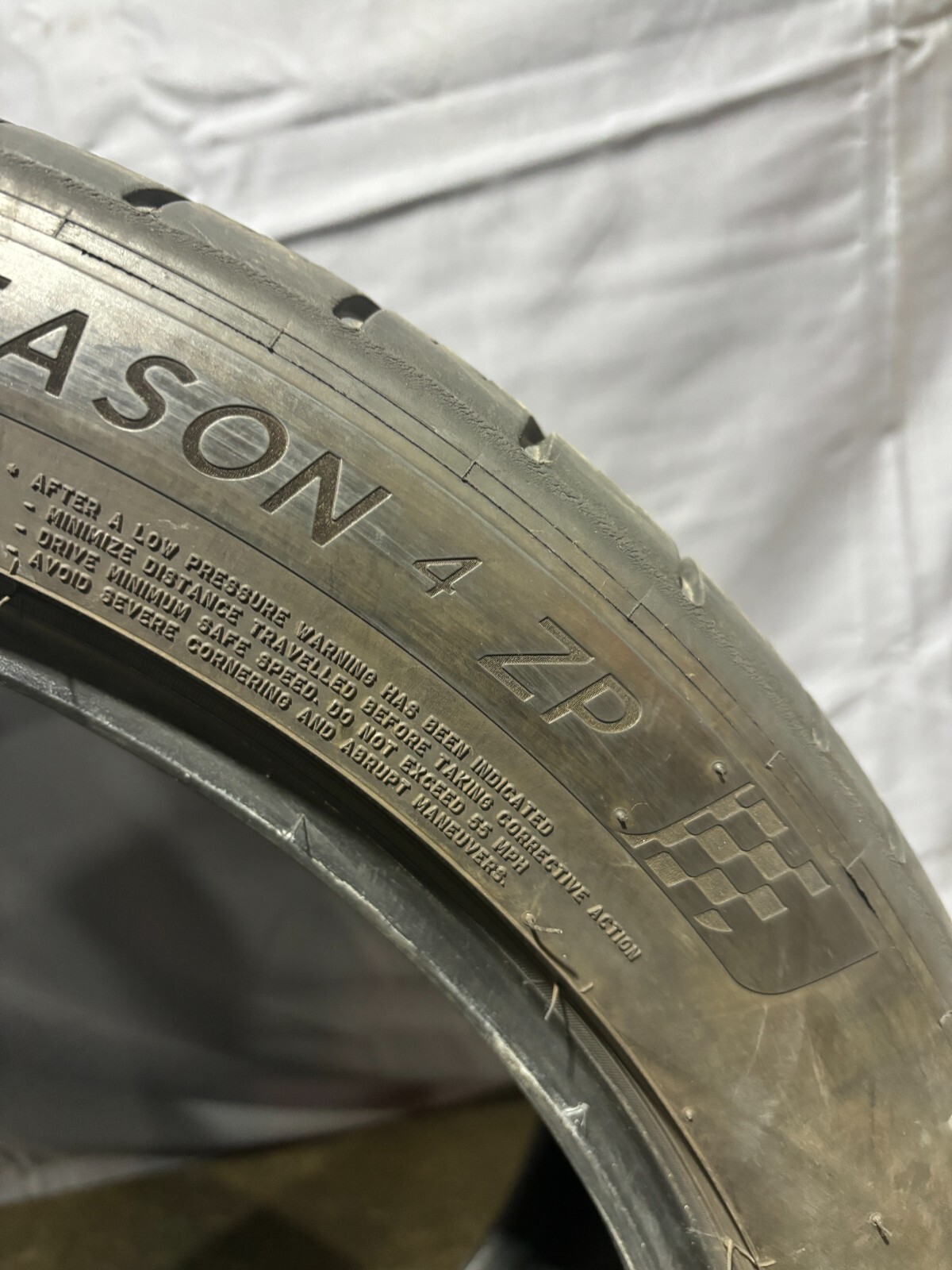 1(One) 285/35ZR19 Michelin Pilot Sport A/s 4 ZP 99Y Runflat – 6/32
