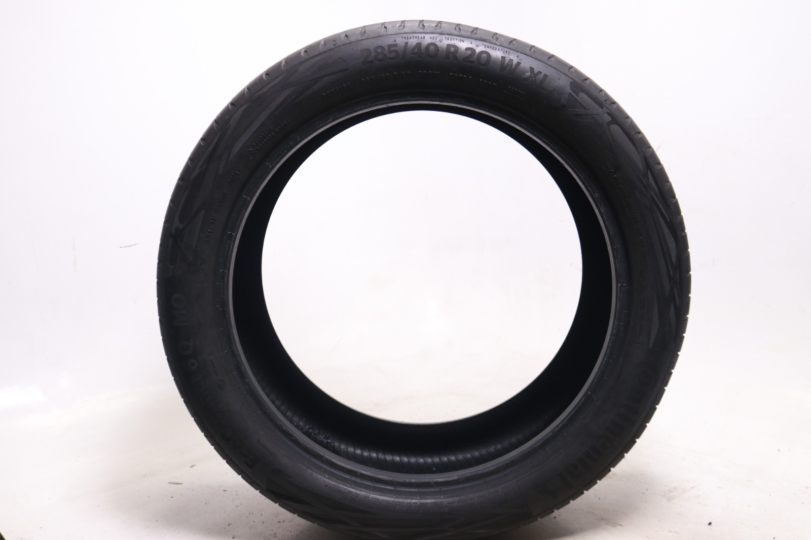 Set of 2 Used 285/40R20 Continental EcoContact 6Q MO – 108W – 6.5-7/32