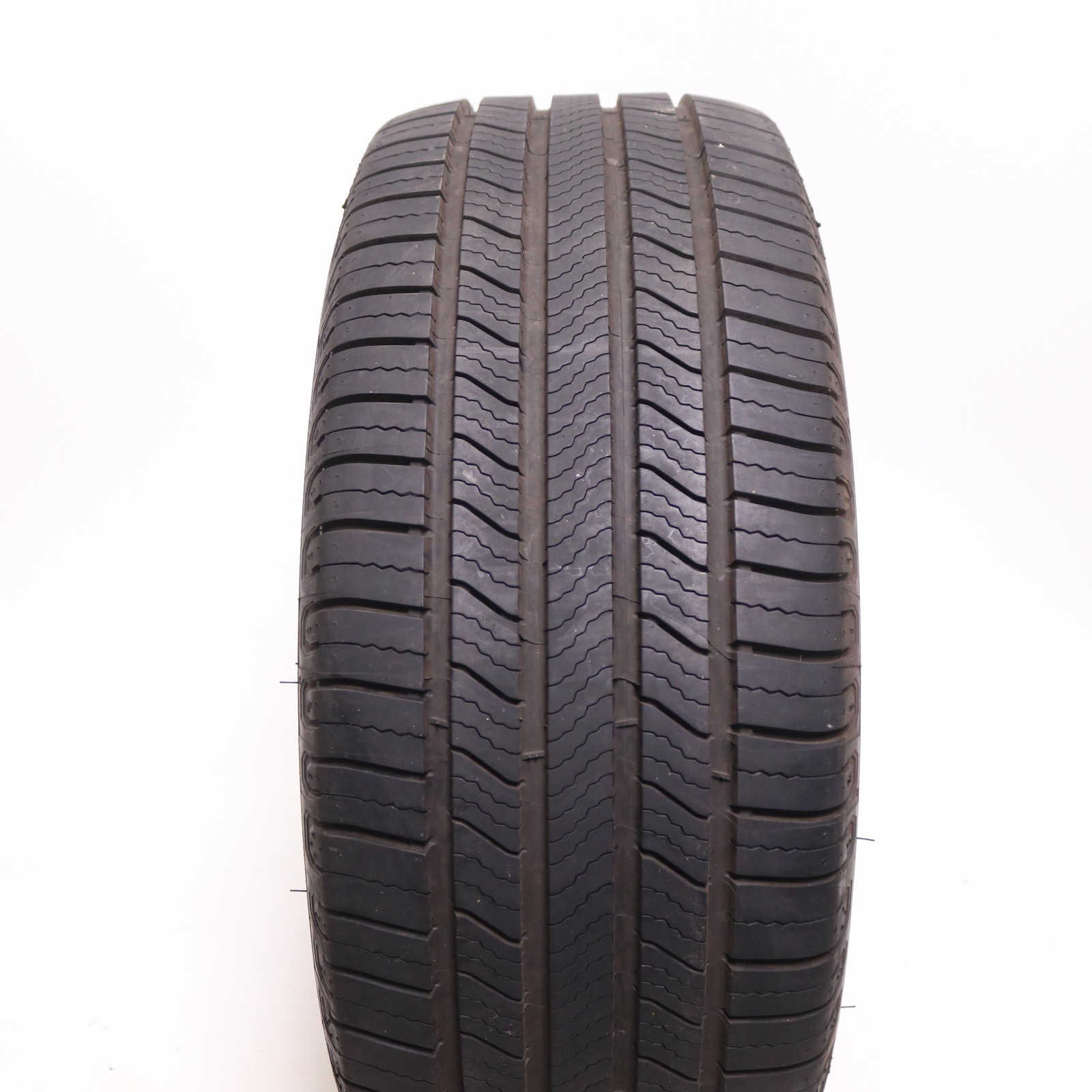 Set of 2 Used 235/50R17 Michelin Defender 2 – 96H – 9-10/32