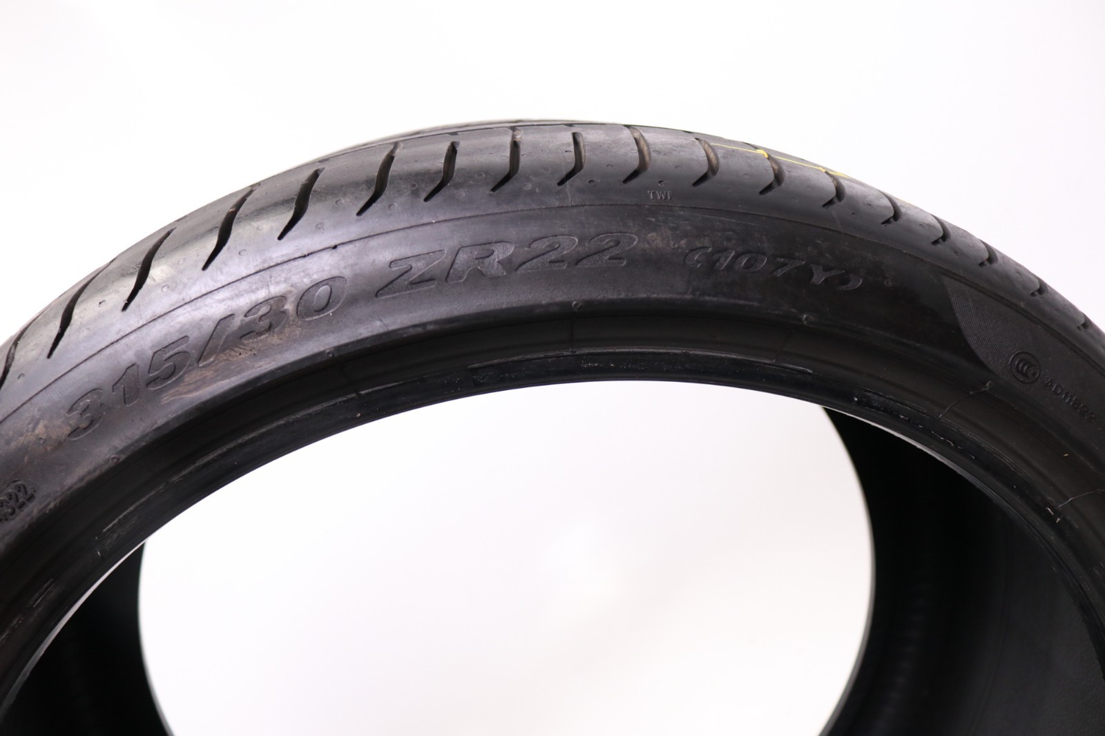 Set of 2 Used 315/30ZR22 Pirelli P Zero NO – 107Y – 7.5/32 No Repairs