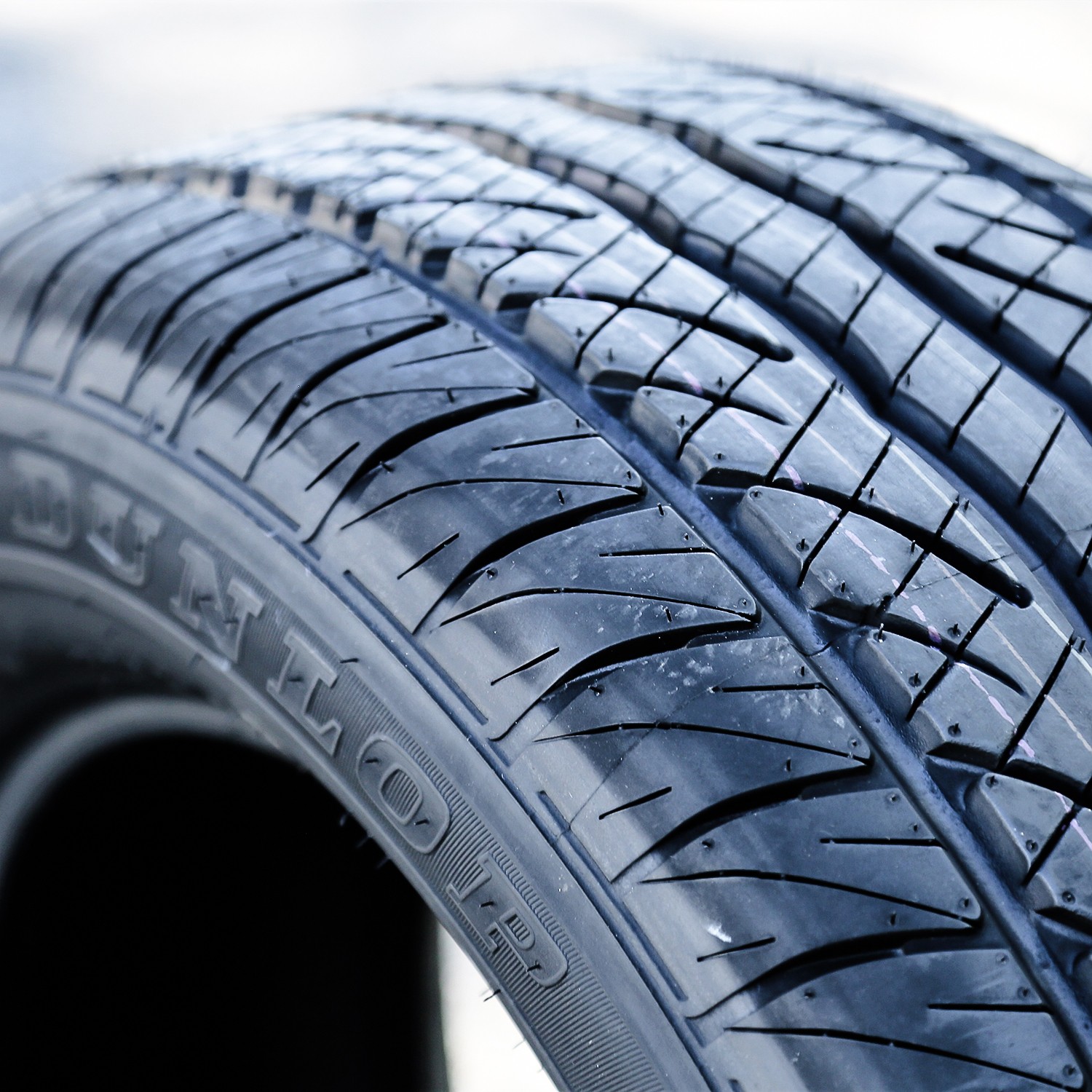 4 Tires Dunlop SP Sport 5000M 275/55R20 111H A/S Performance