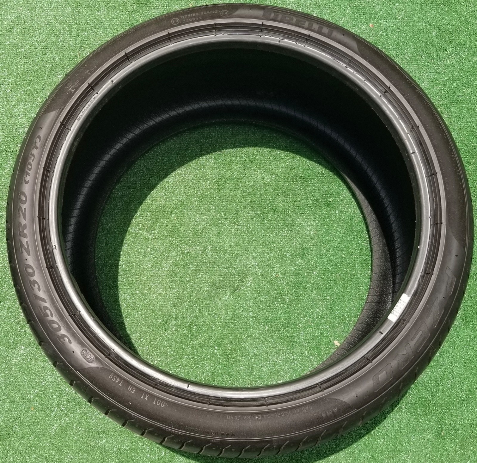 305/30R20 Pirelli P Zero Tires 305/30ZR-20 305/30ZR20 103Y AM4 Aston Martin 60%