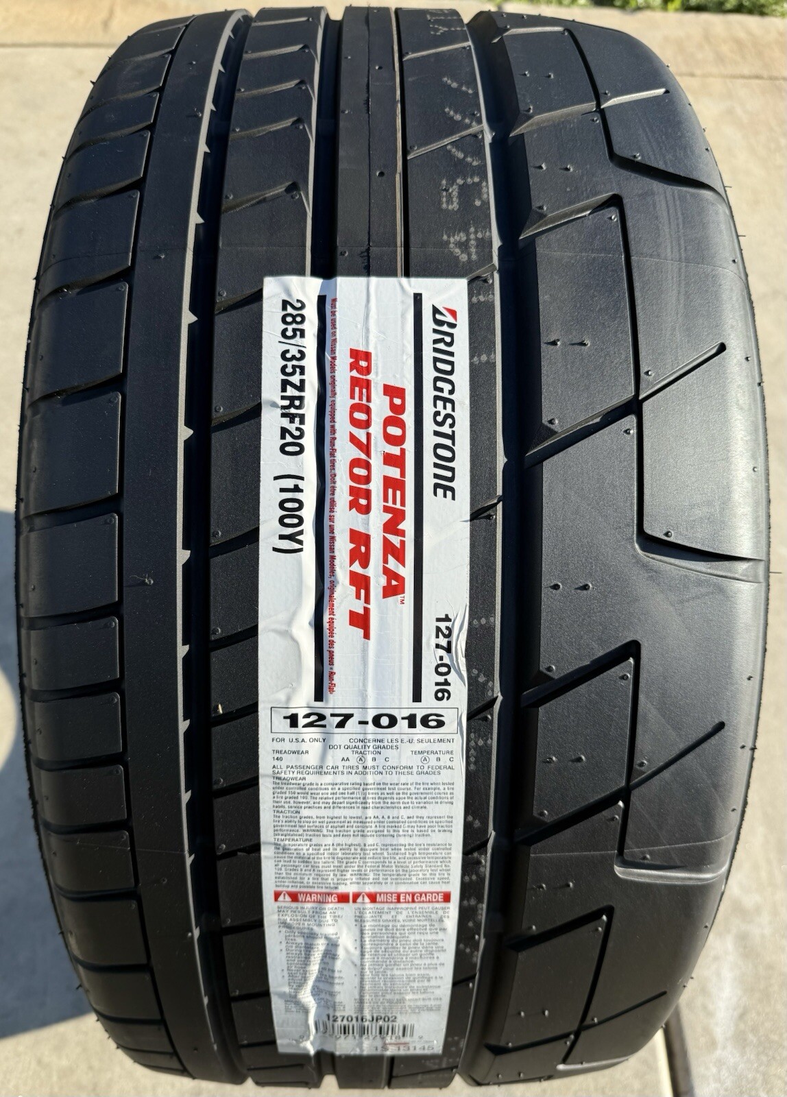 ONE BRAND NEW 285/35ZR20 (100Y) Bridgestone RE070R RFT Nissan GTR Run Flat Tire
