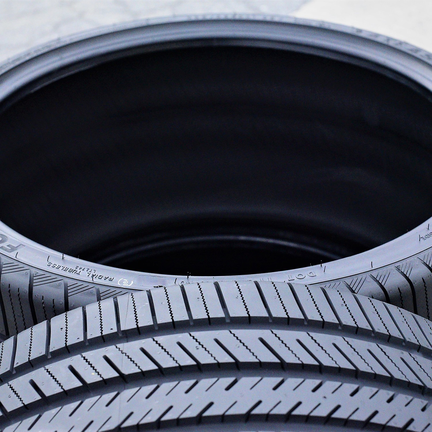 4 Tires Atlas Force UHP 295/30R22 103V XL AS A/S Performance Tire