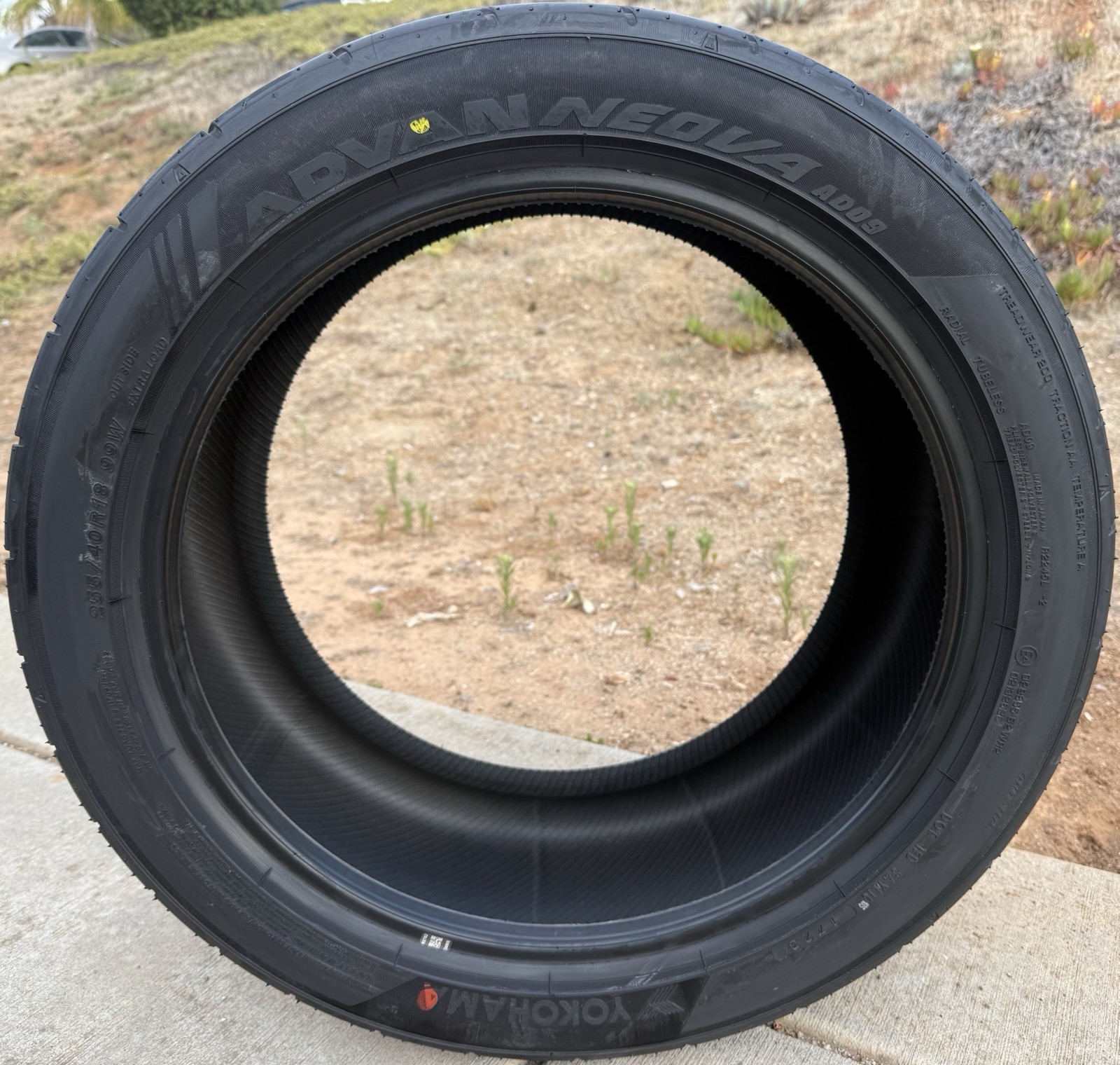 Set of TWO BRAND NEW 255/40R18 99W Yokohama ADVAN NEOVA AD09 Tires 2554018