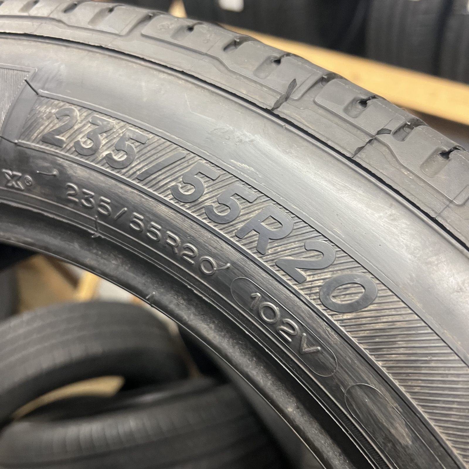 1 Tire LikeNEW Michelin Premier LTX 235/55R20 102V DOT.3923 8/32