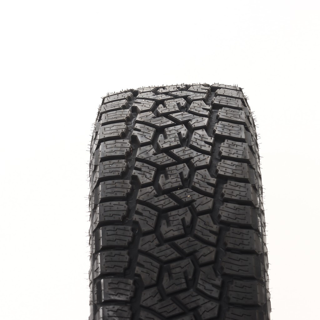 New 245/70R17 Toyo Open Country A/T III 110T (19TBJ)