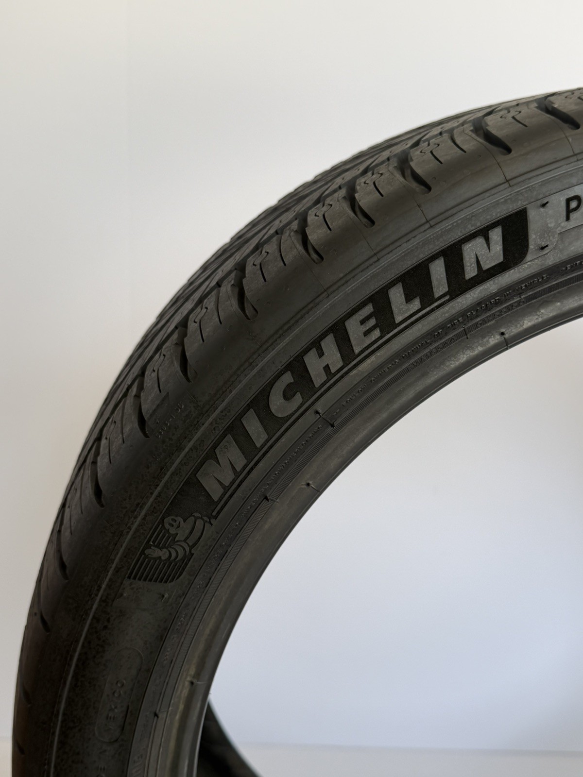 255/35ZR20 97Y Michelin Pilot Sport All Season 4 9.5/32 DOT 4521 2553520