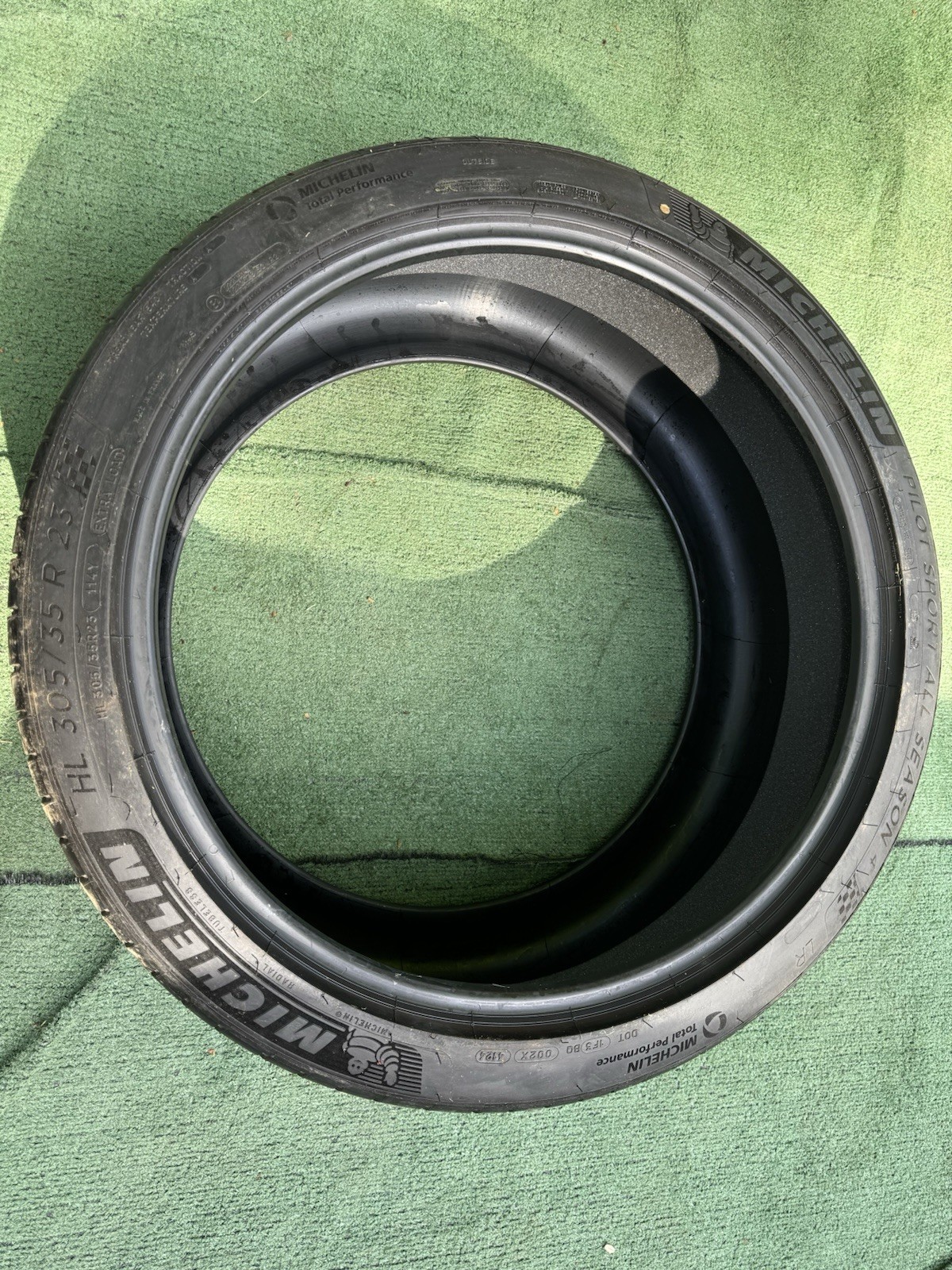 1 – HL 305/35R23 XL (114Y) Michelin Pilot Sport All Season 4 Acoustic (LR) 4136
