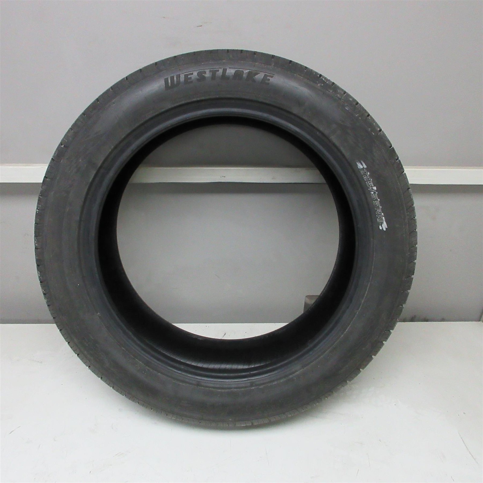 225/55R19 West Lake Foray RP218 99V Used Tire (10/32nd) NO PATCHES! (QTY 1)