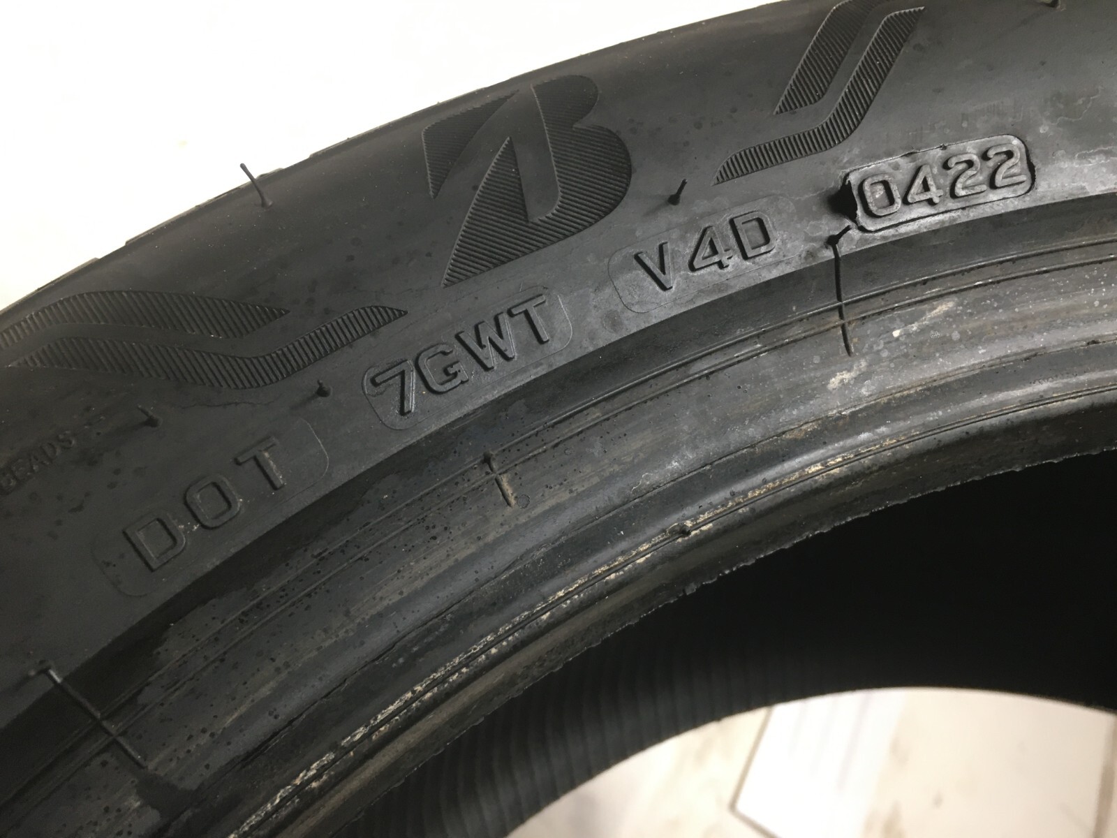 [1] Bridgestone Alenza 001 P285/40R21 285 40 21 Tire – Driven Once