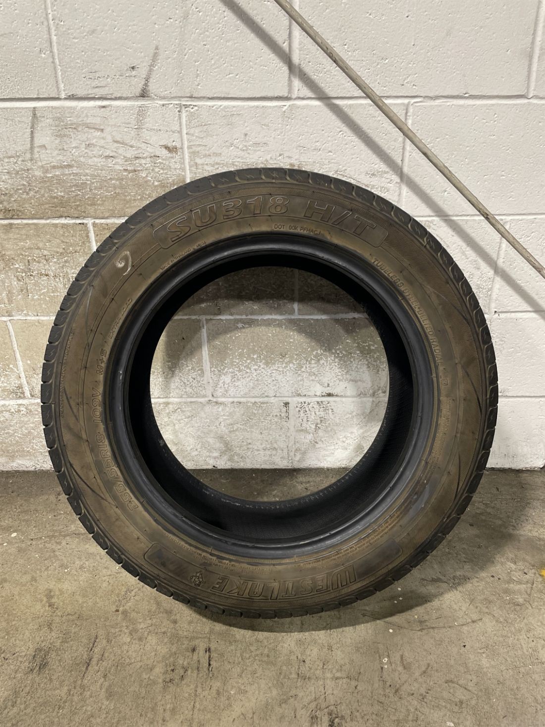 1x P255/55R18 West Lake SU 318 H/T 9/32 109 V Used Tire 2555518