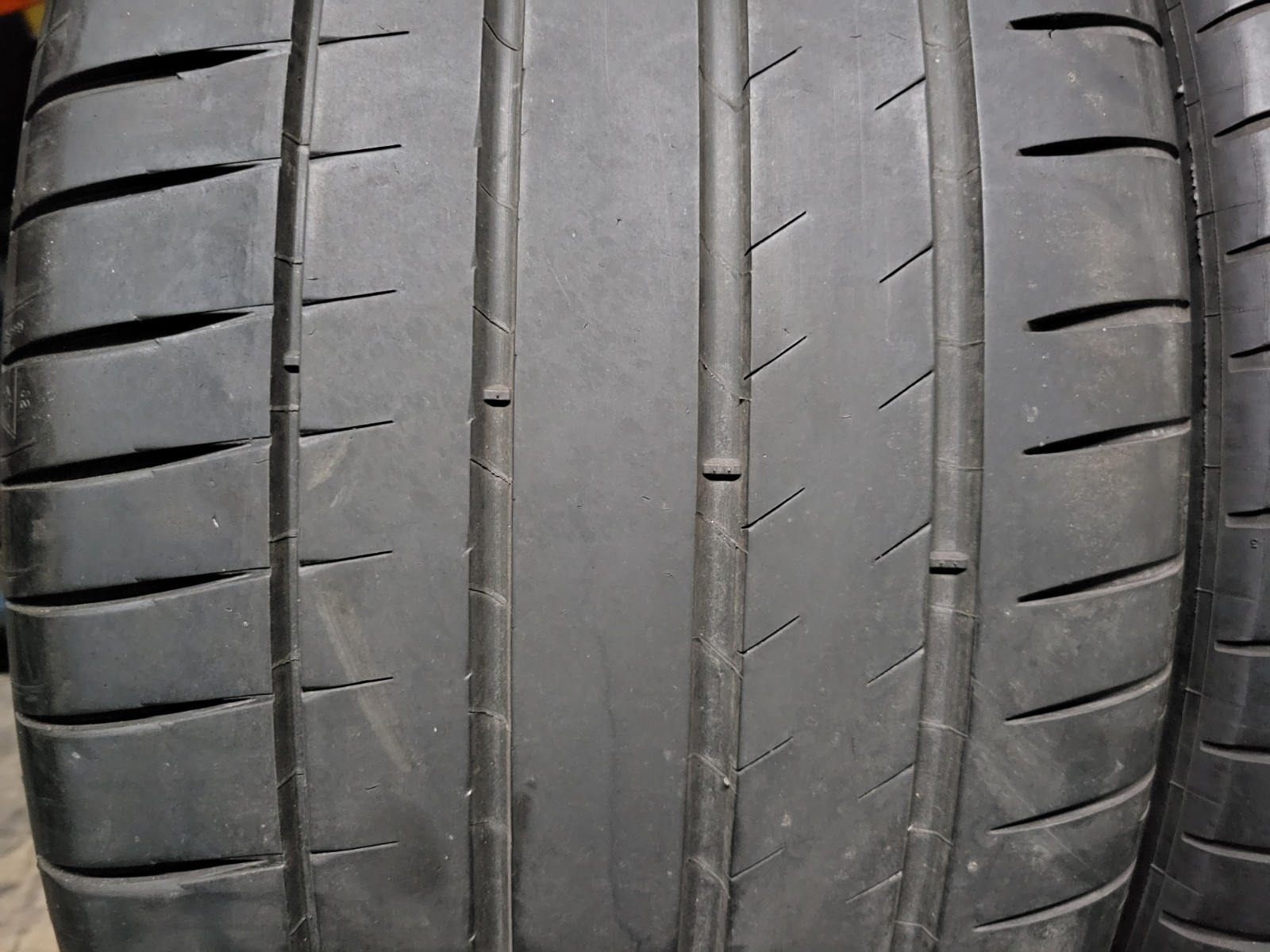 2 SUPER NICE 285/35/20 MICHELIN PILOT SPORT 4 S 285/35ZR20 104Y 7/32 2853520