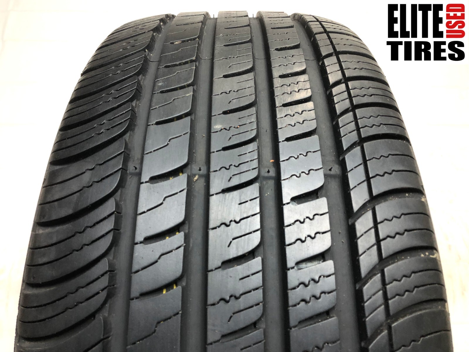 [1] Kumho Solus TA71 P245/45ZR19 245 45 19 Tire 9.75-10.0/32